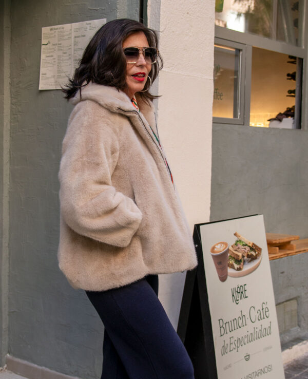 Chaquetón pelo beige