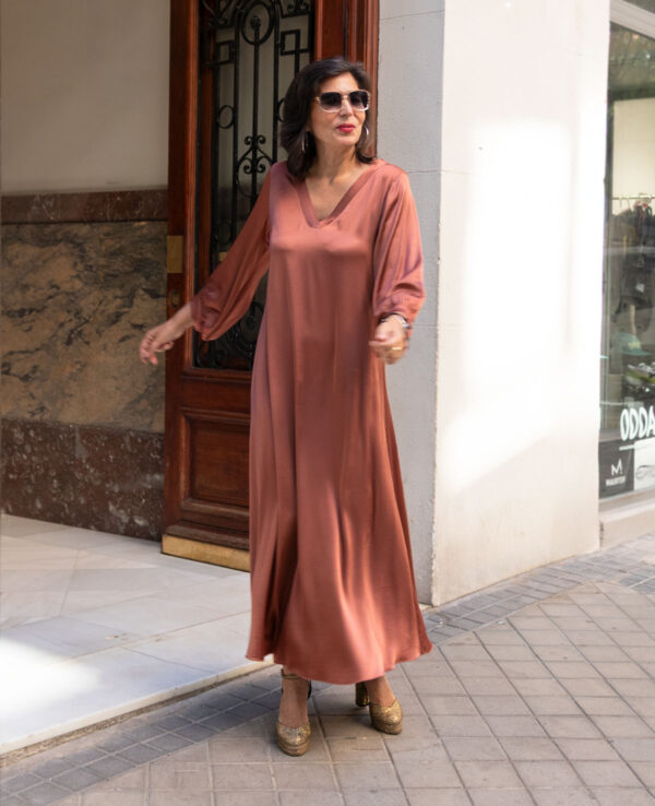 Vestido satén teja