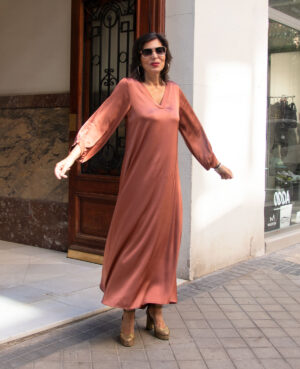 Vestido satén teja