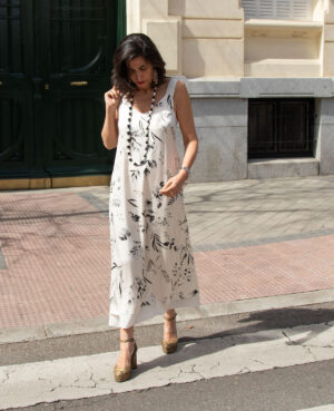 Carisa vestido blanco y negro