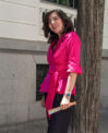 blusa cruzada fucsia