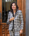 Cadros negro y beige chaqueta